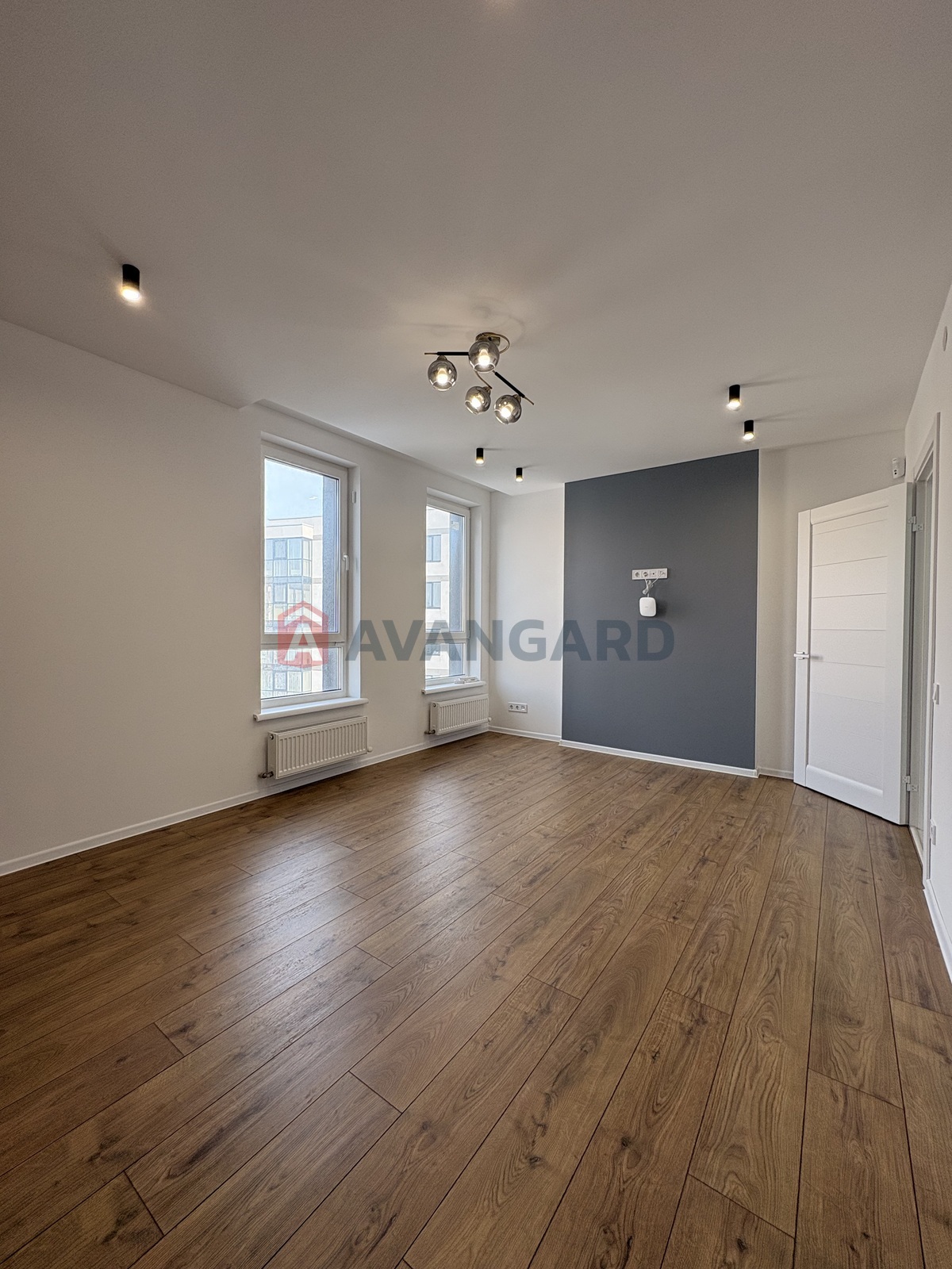 2 ��. ��������, 80,60/43/18,40 ��. �., 8/10 ������ ���� 9