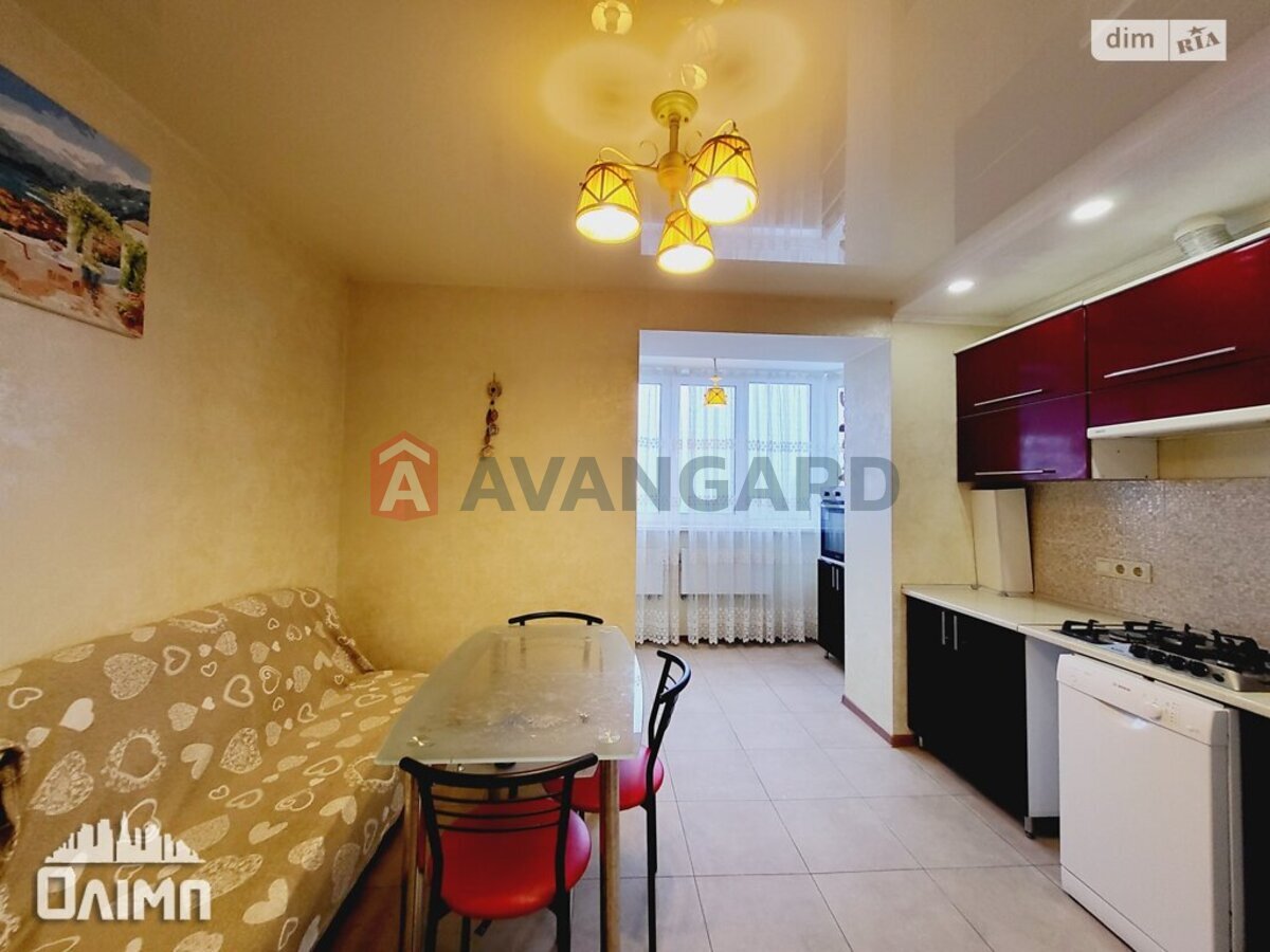 3 ��. ��������, 81/45/15 ��. �., 11/11 ������ ���� 12