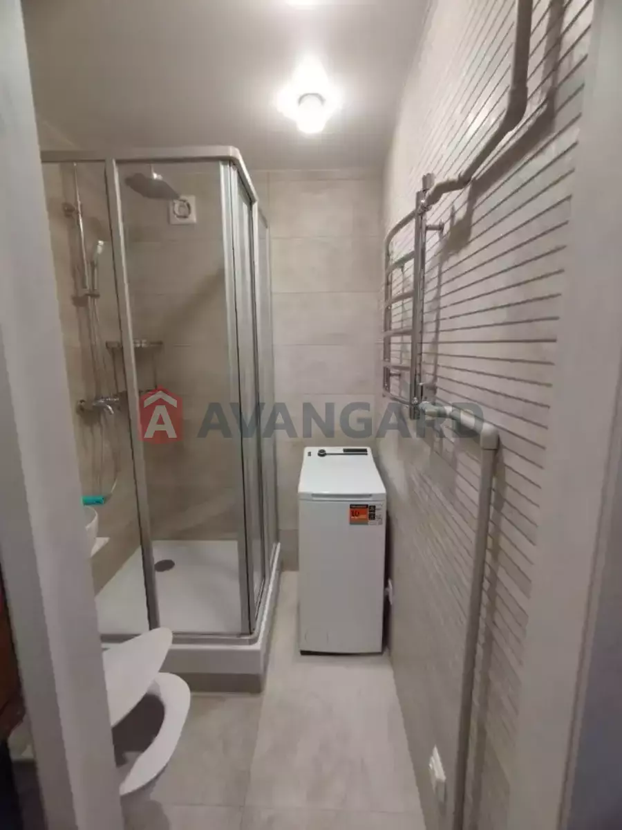 2 ��. ��������, 44/29/6 ��. �., 4/5 ������ ���� 10