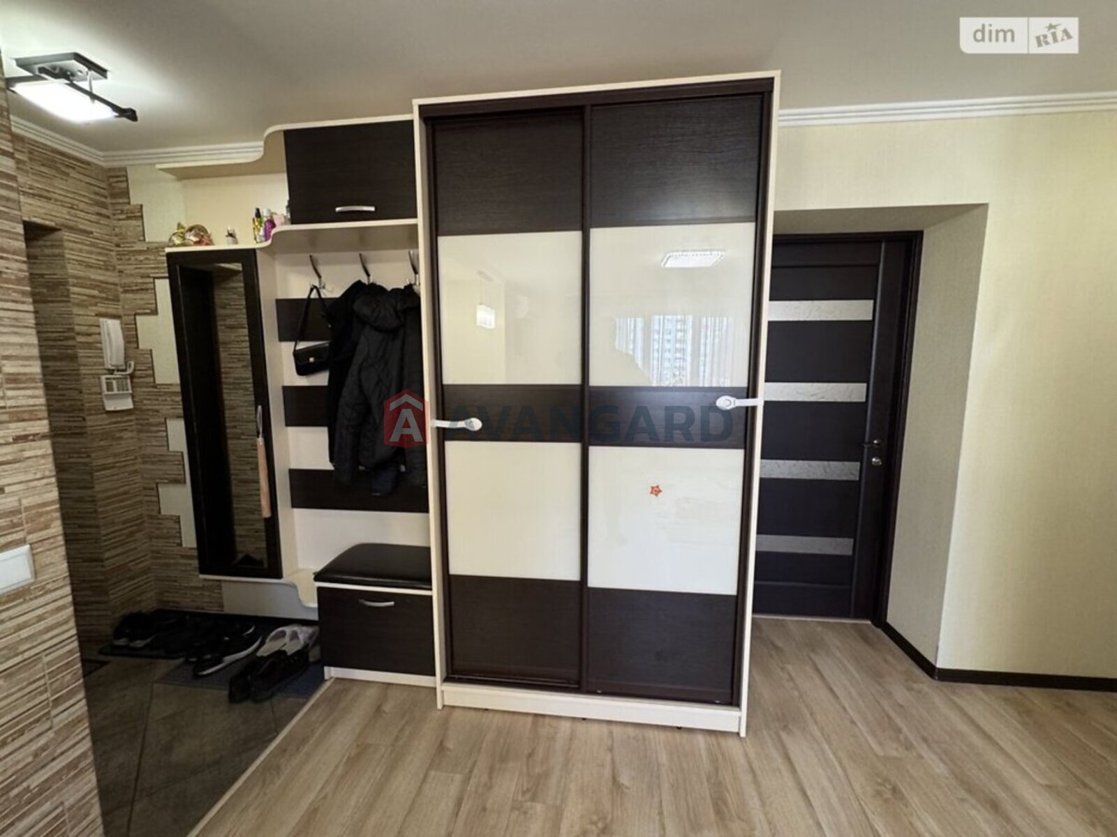 4 ��. ��������, 74/-/- ��. �., 5/9 ������ ���� 6