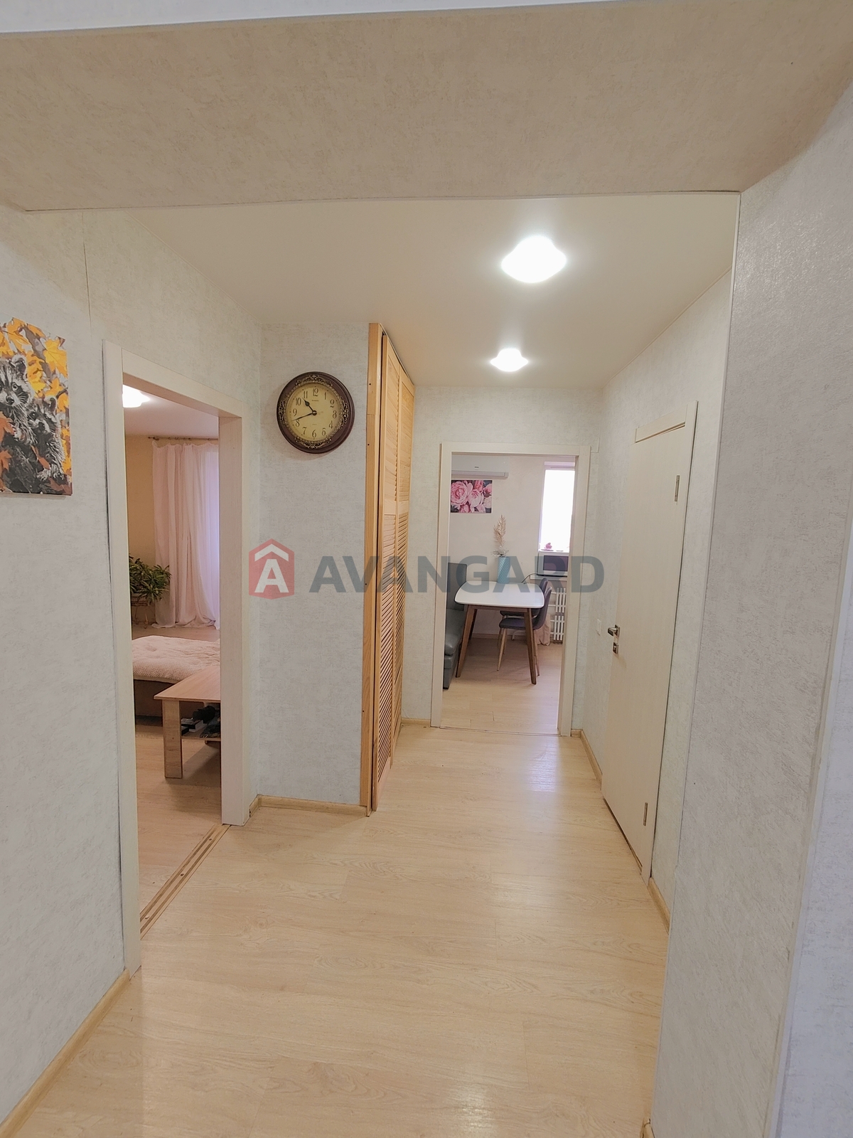 3 ��. ��������, 66/42/10 ��. �., 5/5 ������ ���� 2