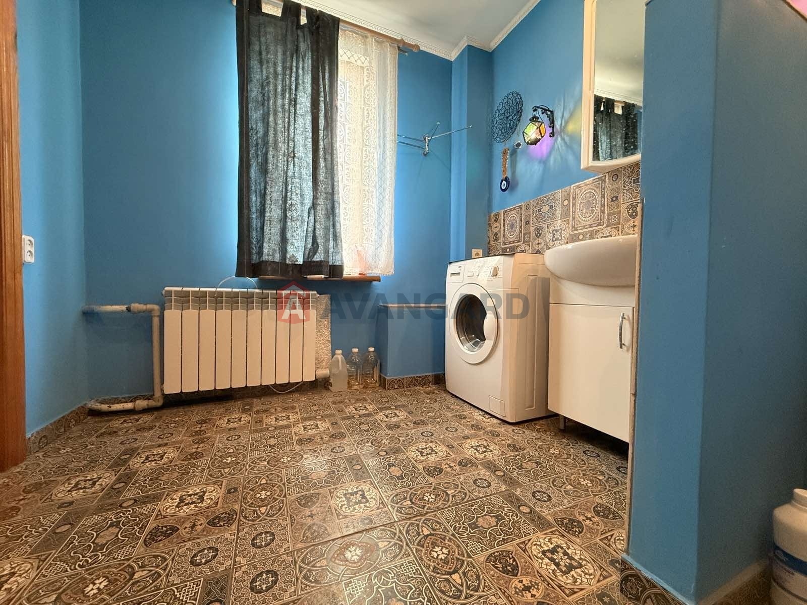 4 ��. ��������, 95/70/20 ��. �., 3/3 ������ ���� 12