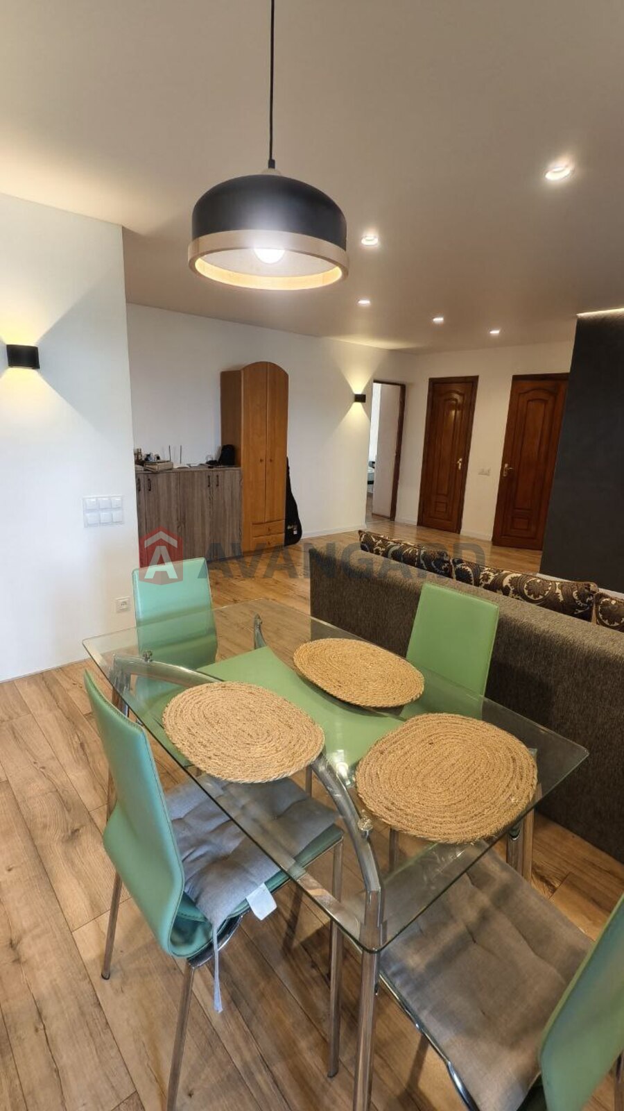 3 ����. ��������, 62/-/30 ��. �., 7/10 ���� ���� 11