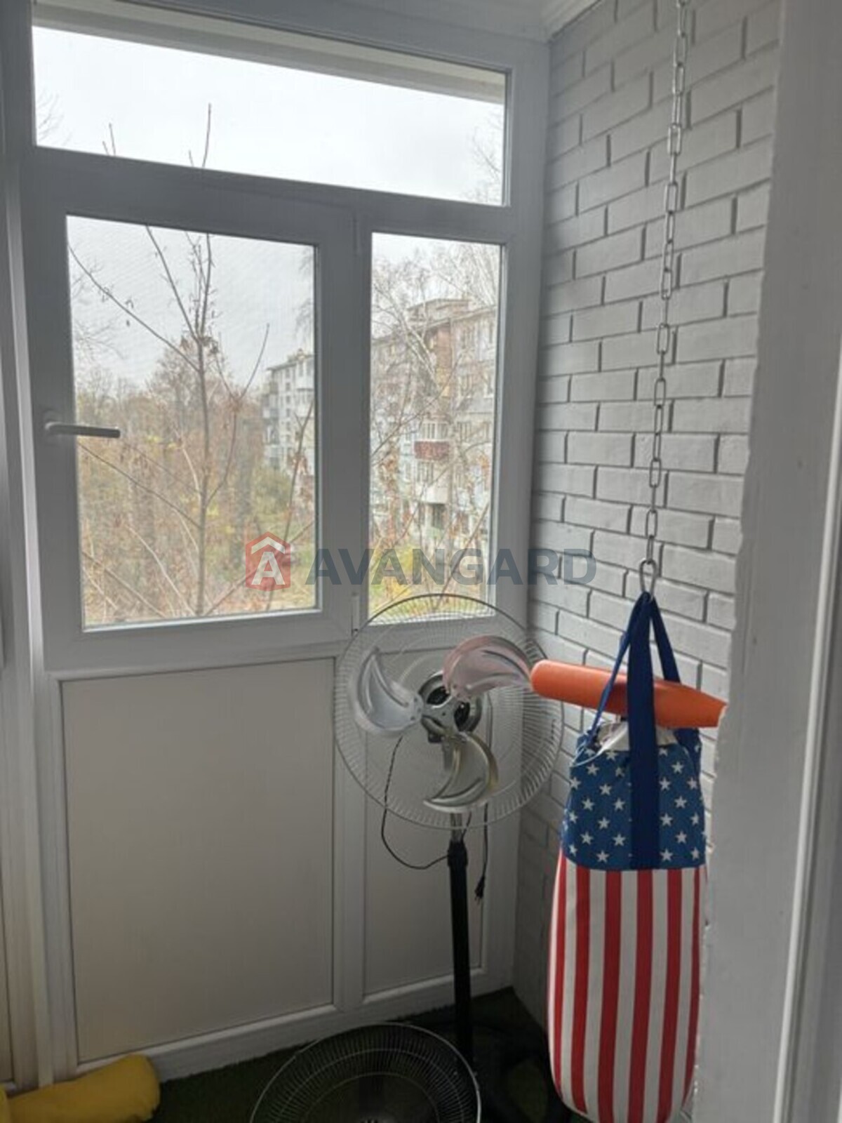 3 . , 70/-/7 . ., 3/9   8