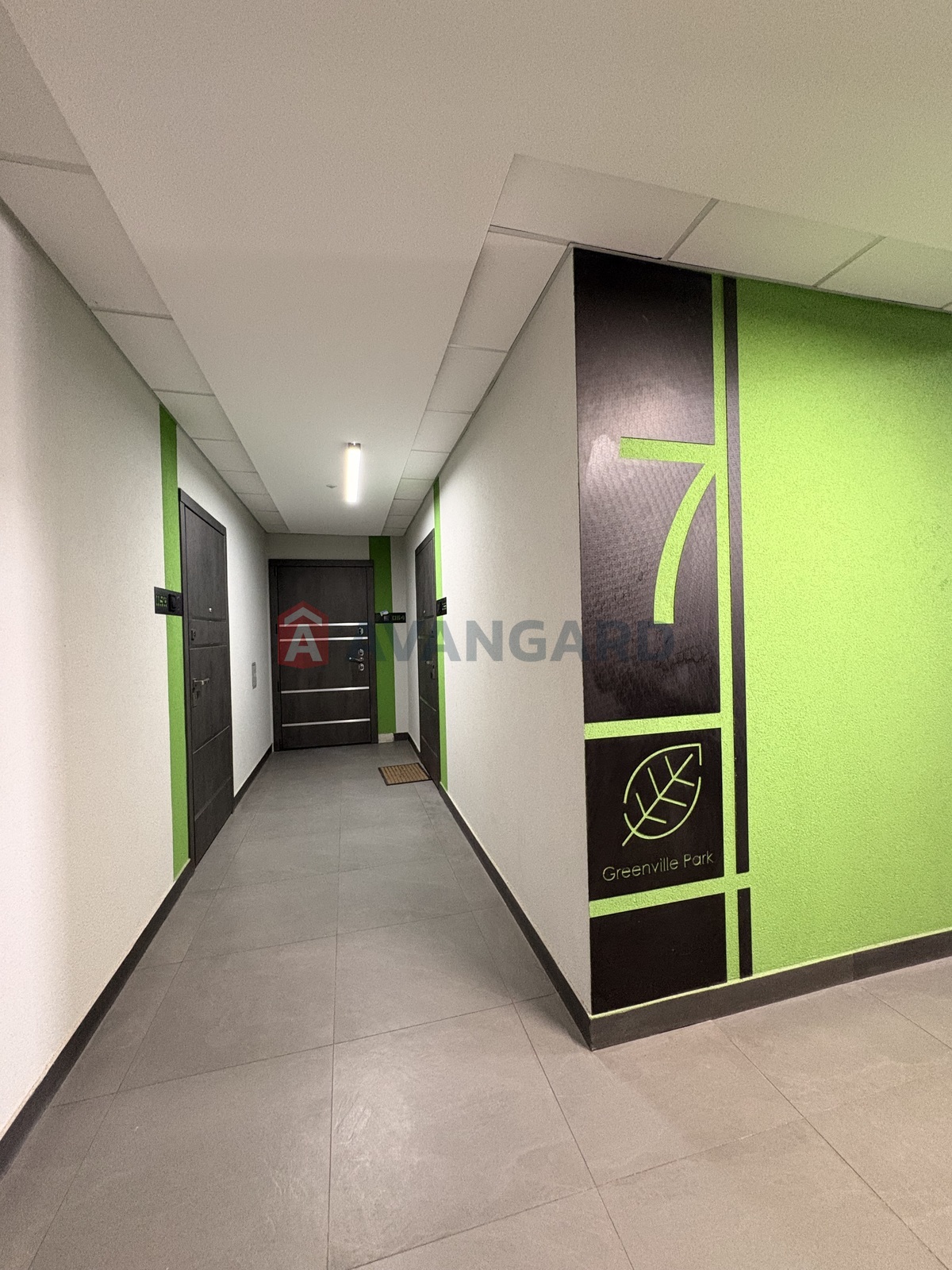 2 ��. ��������, 80,60/43/18,40 ��. �., 8/10 ������ ���� 17