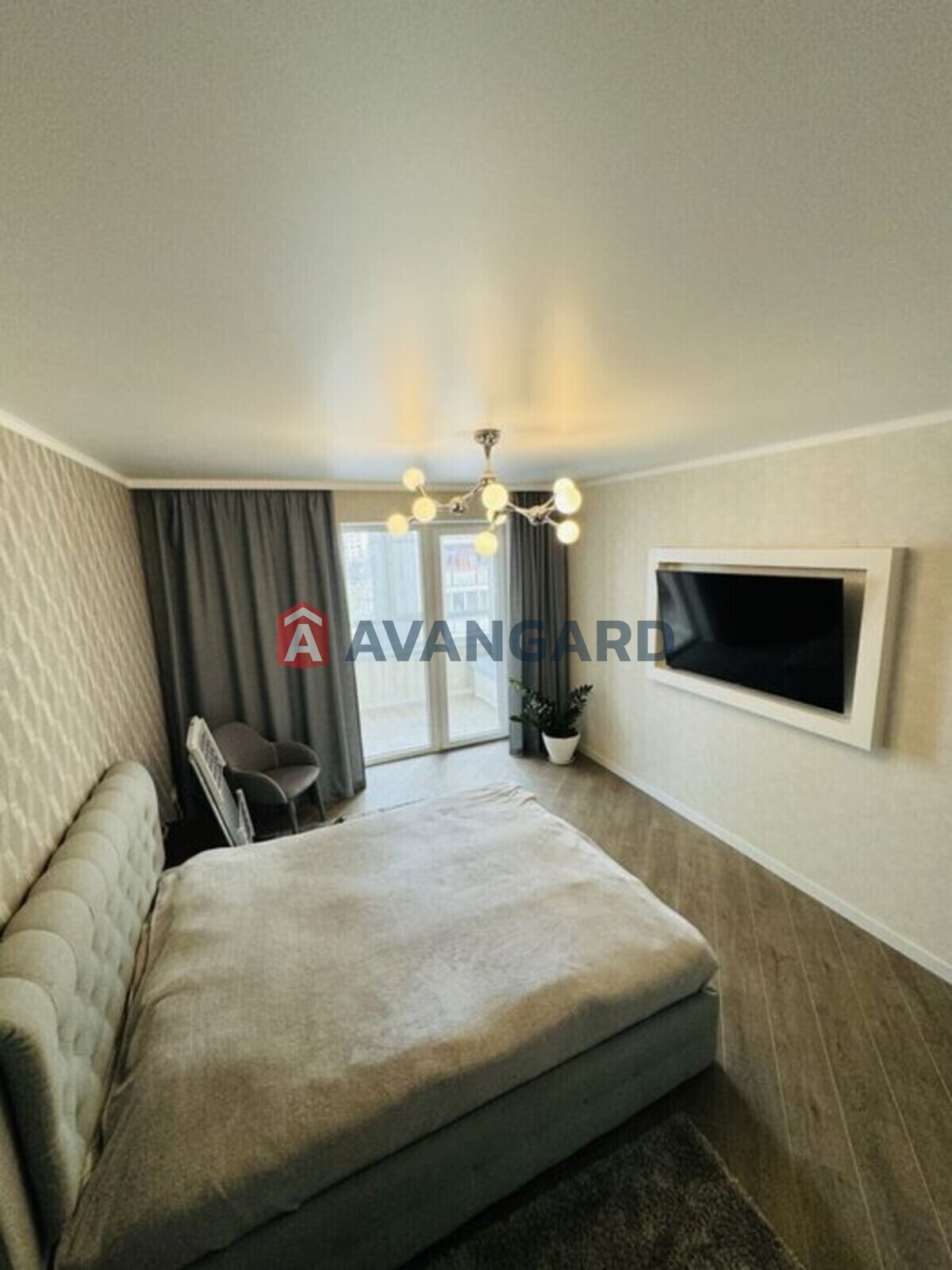 3 ��. ��������, 118/-/30 ��. �., 4/10 ������ ���� 4