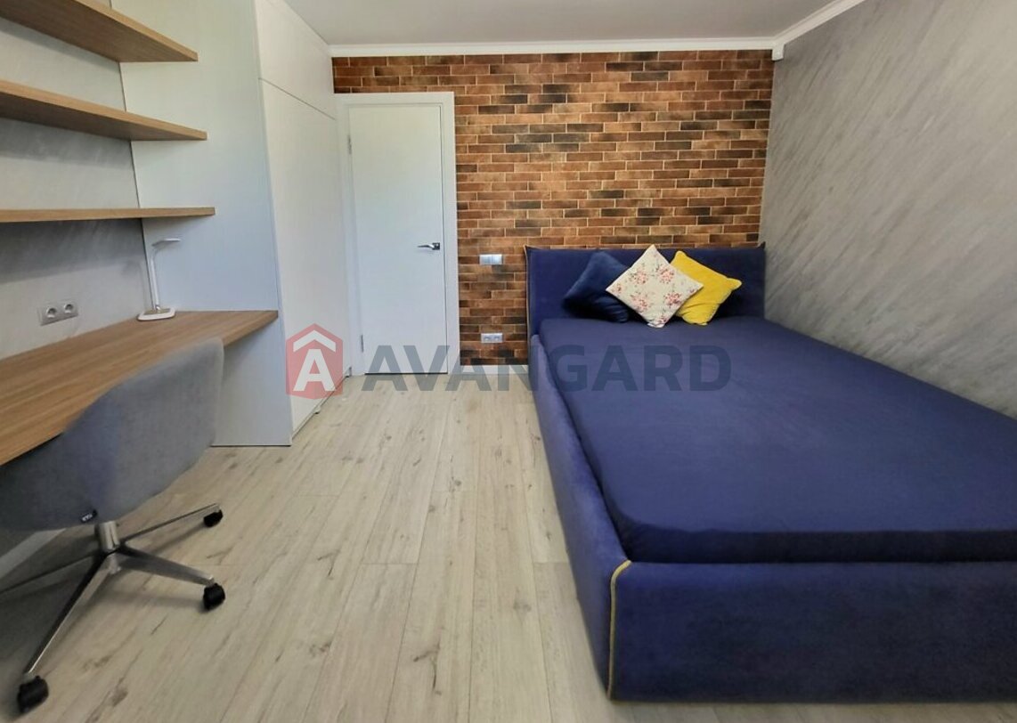 3 ����. ��������, 91/45/40 ��. �., 4/8 ���� ���� 18