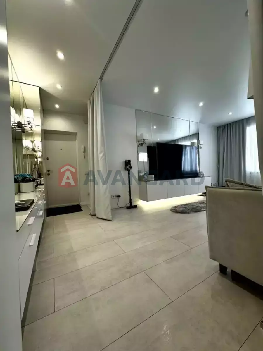 3 ��. ��������, 65/40/9 ��. �., 8/9 ������ ���� 6