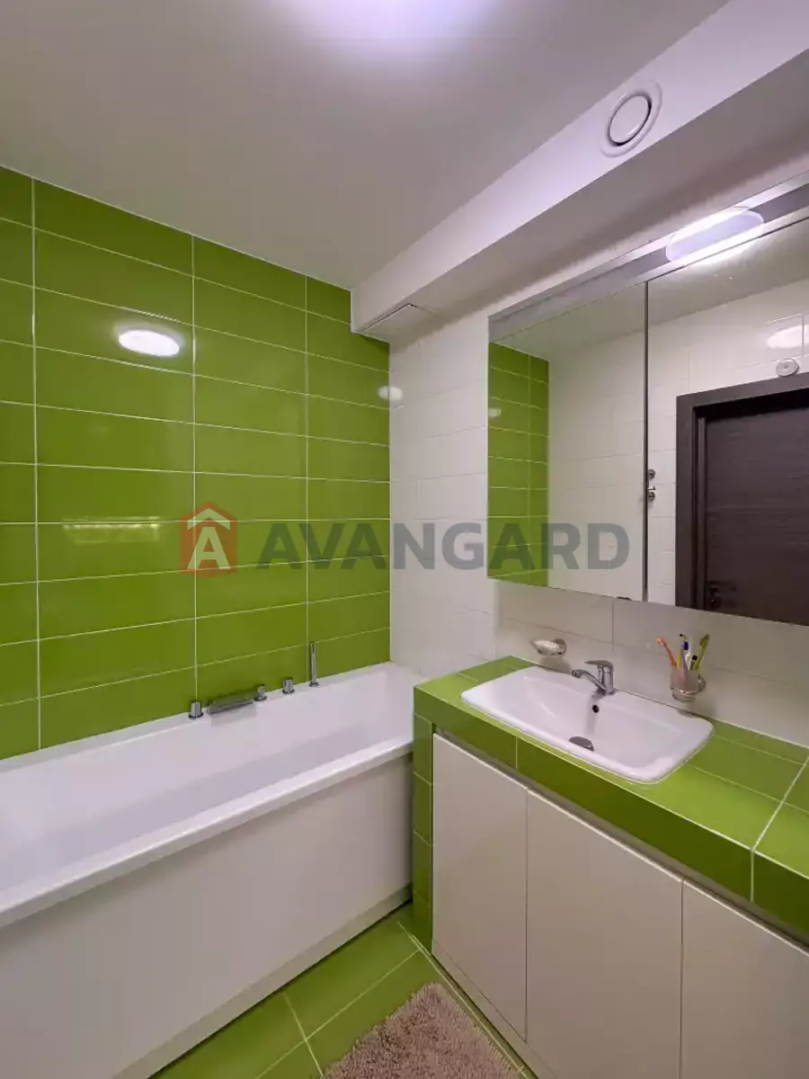 4 ��. ��������, 130/-/50 ��. �., 8/10 ������ ���� 15