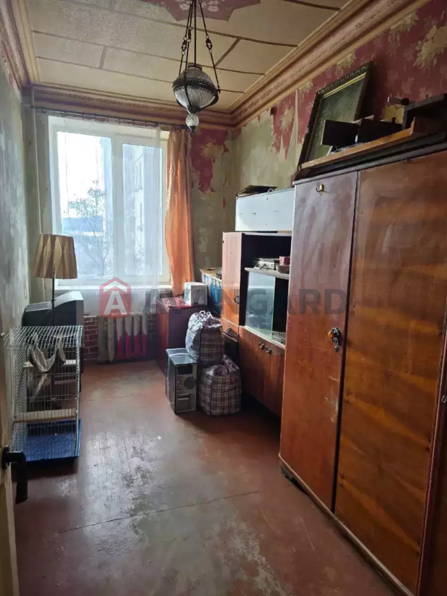 3 ��. ��������, 72/-/- ��. �., 4/5 ������ ���� 10