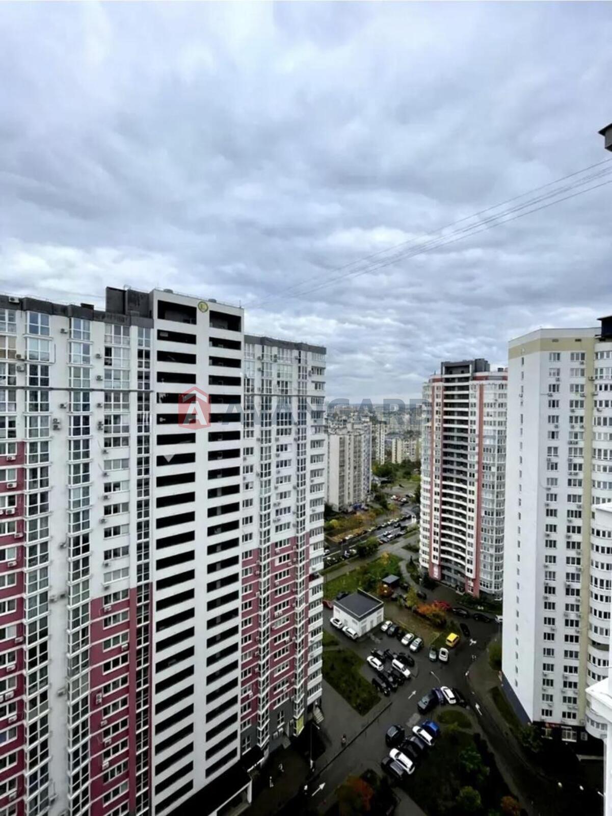 3 ��. ��������, 76/-/32 ��. �., 22/25 ������ ���� 10