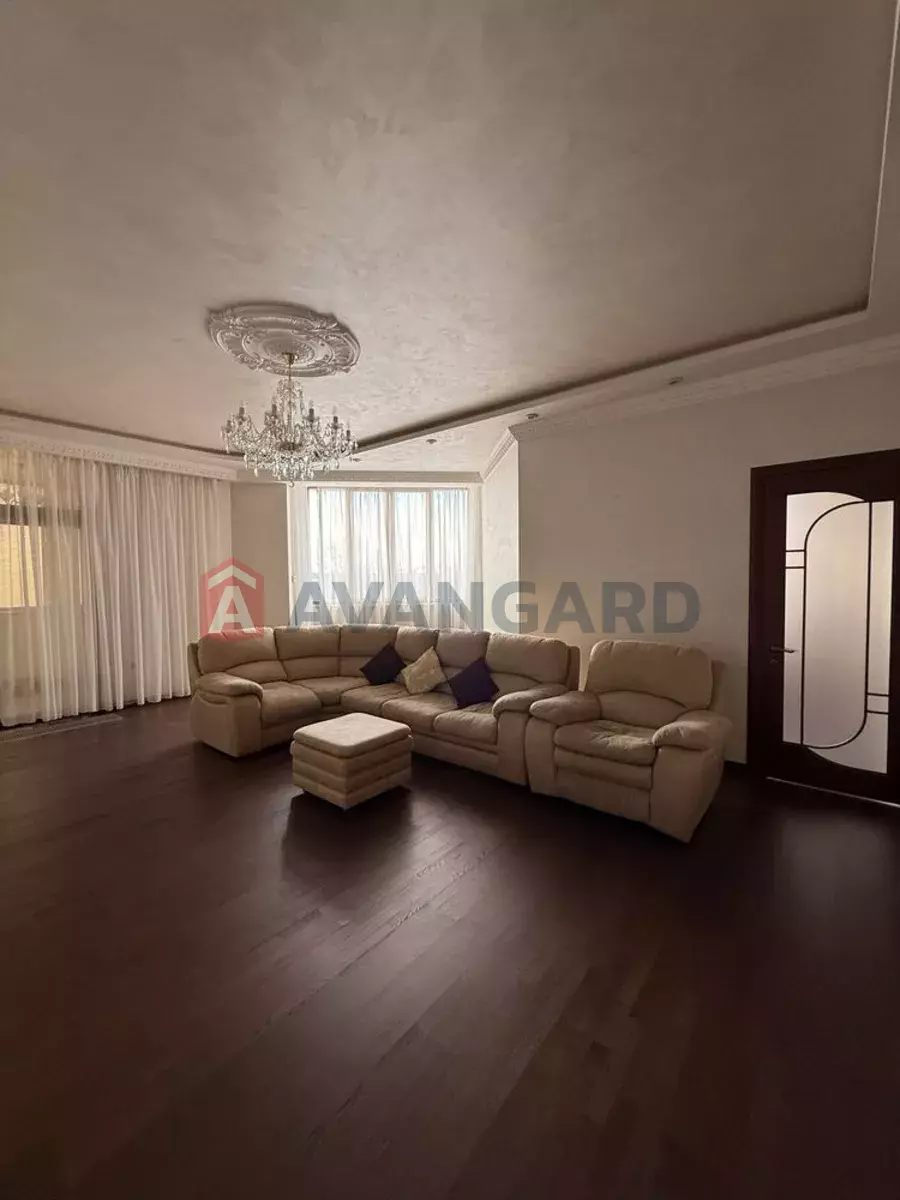 3 ��. ��������, 168/-/22 ��. �., 2/5 ������ ���� 4