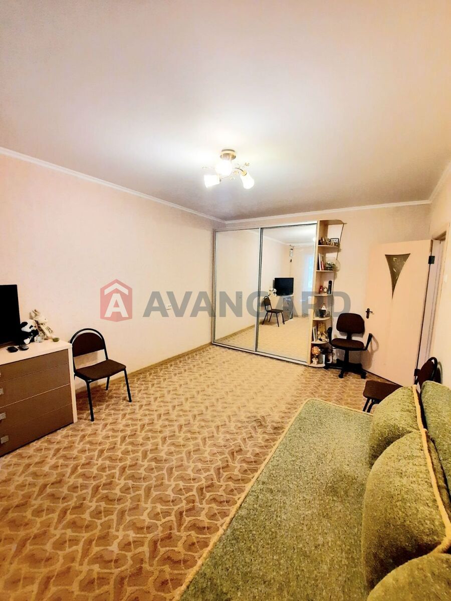 1 . , 37/-/8 . ., 1/9   3