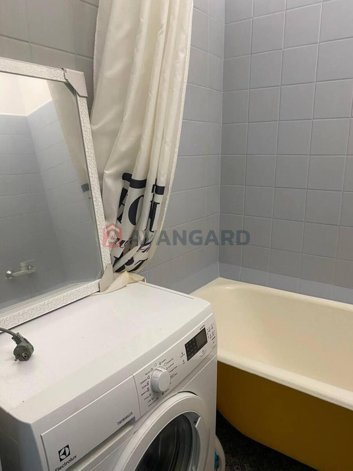 1 . , 36/-/8 . ., 9/9   9