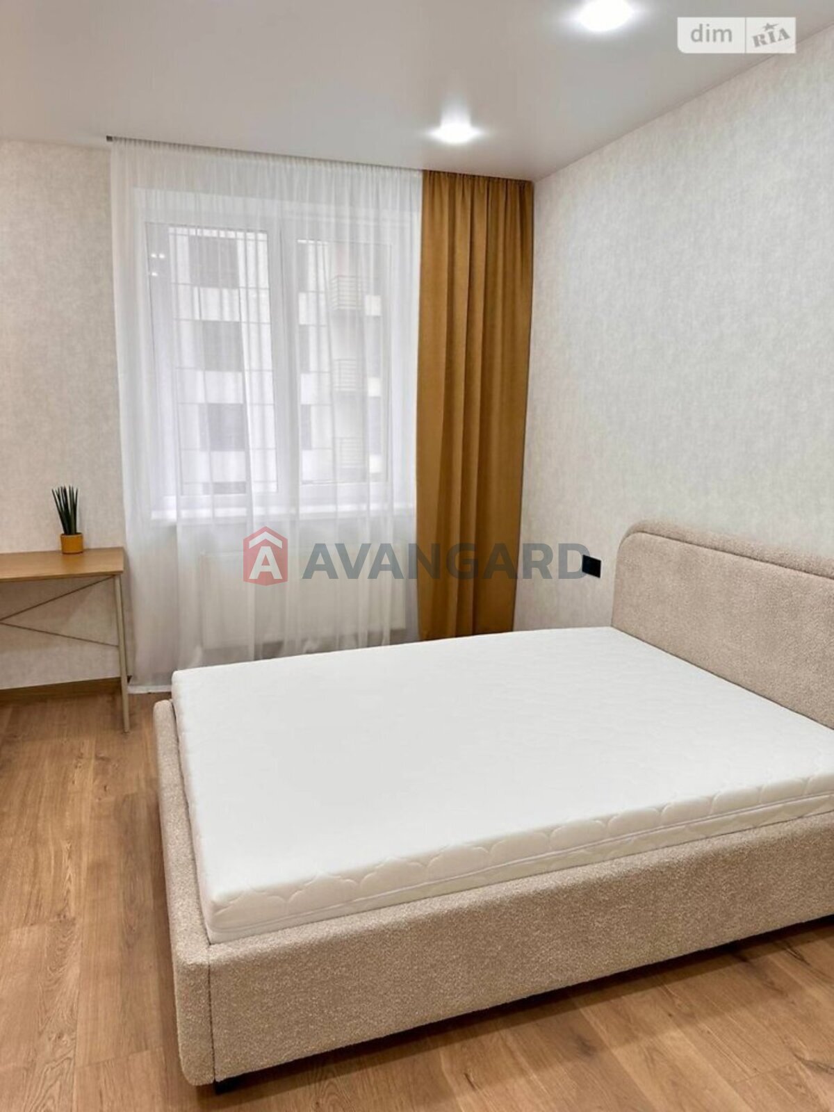 2 ��. ��������, 74/-/- ��. �., 5/11 ������ ���� 18