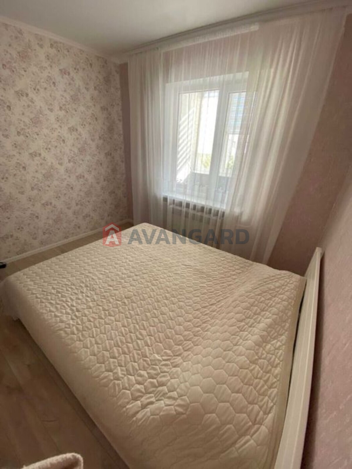 3 ��. ��������, 65/-/10 ��. �., 5/9 ������ ���� 15