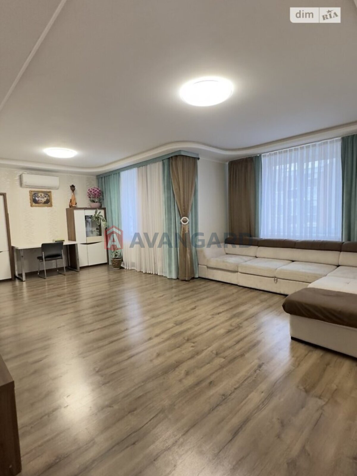 4 ��. ��������, 147/70/14 ��. �., 9/9 ������ ���� 15