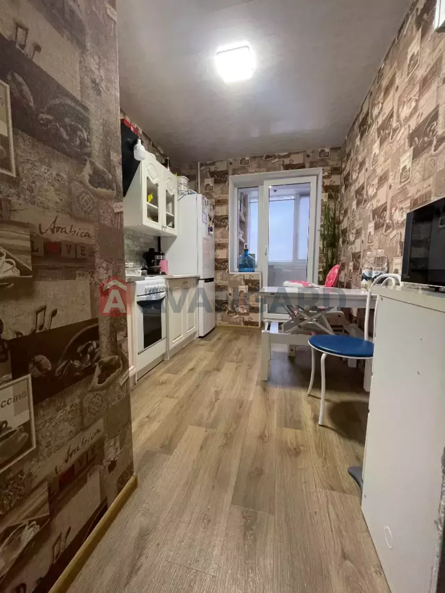 3 ��. ��������, 69/39/6 ��. �., 8/16 ������ ���� 8