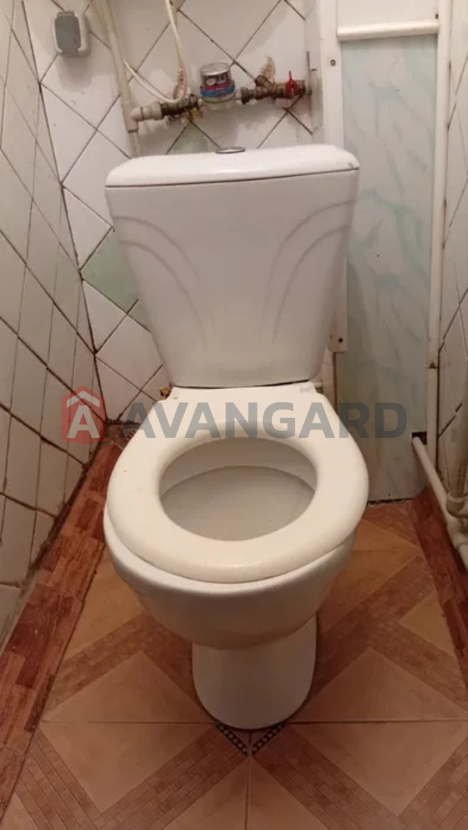 2 ��. ��������, 52/-/6 ��. �., 1/3 ������ ���� 8