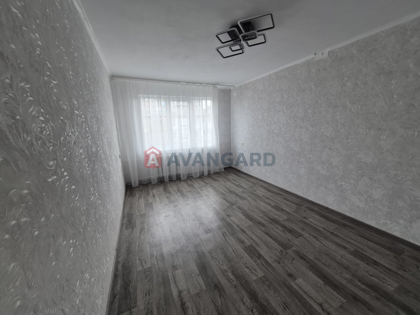 3 ��. ��������, 62/-/44 ��. �., 5/5 ������ ���� 4