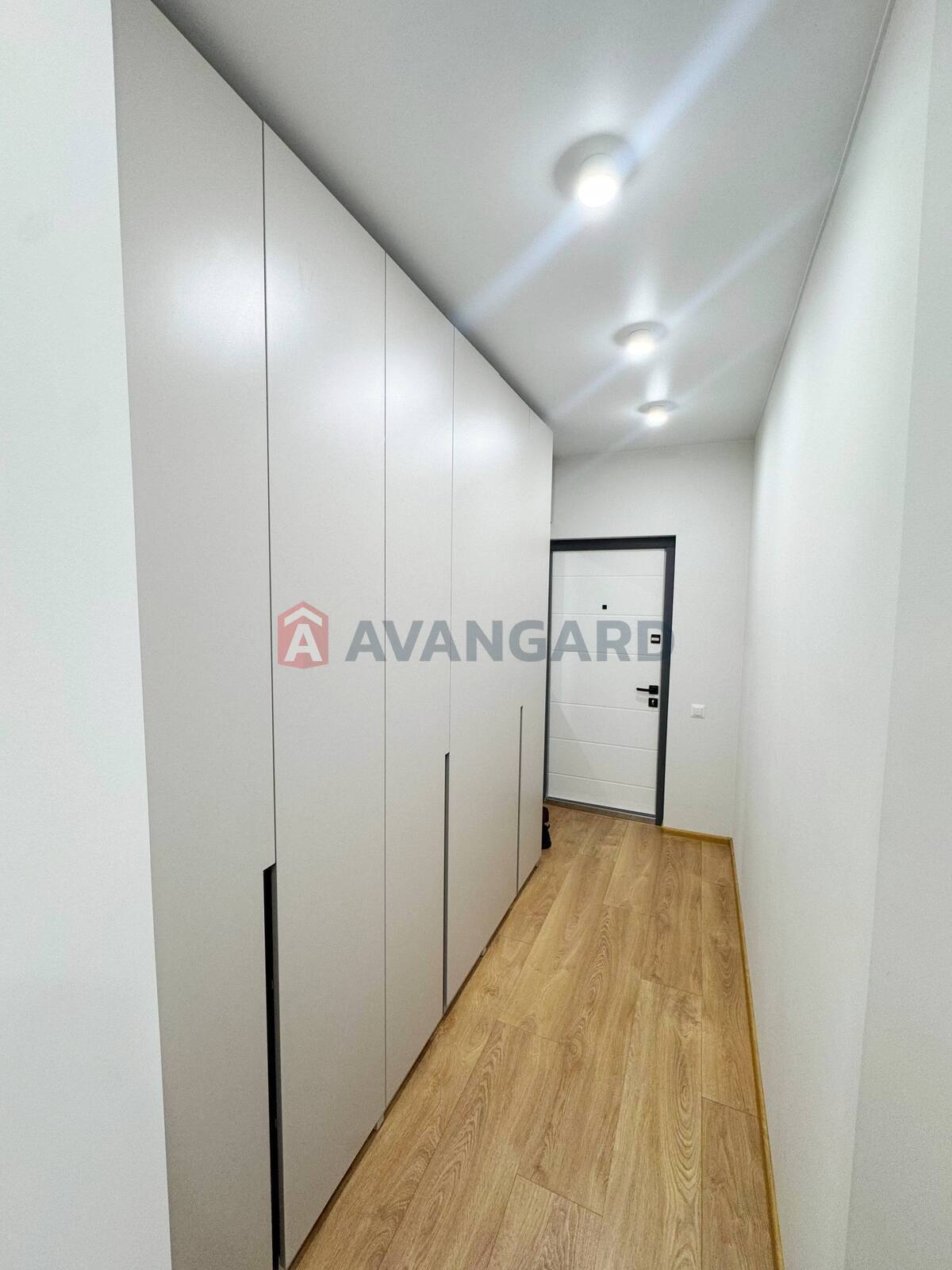 1 ��. ��������, 36/25/10 ��. �., 5/5 ������ ���� 12