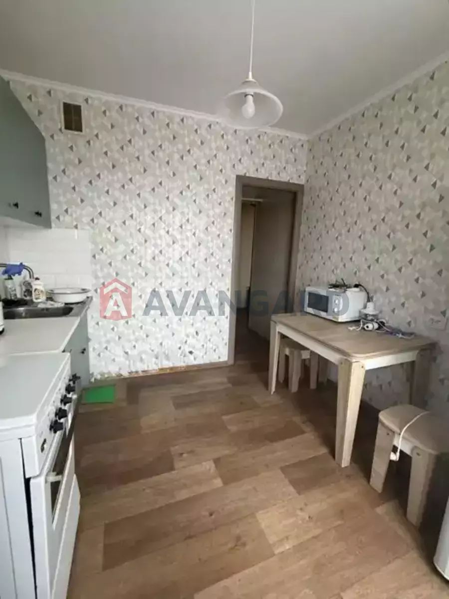 2 ��. ��������, 52/-/8 ��. �., 8/10 ������ ���� 4