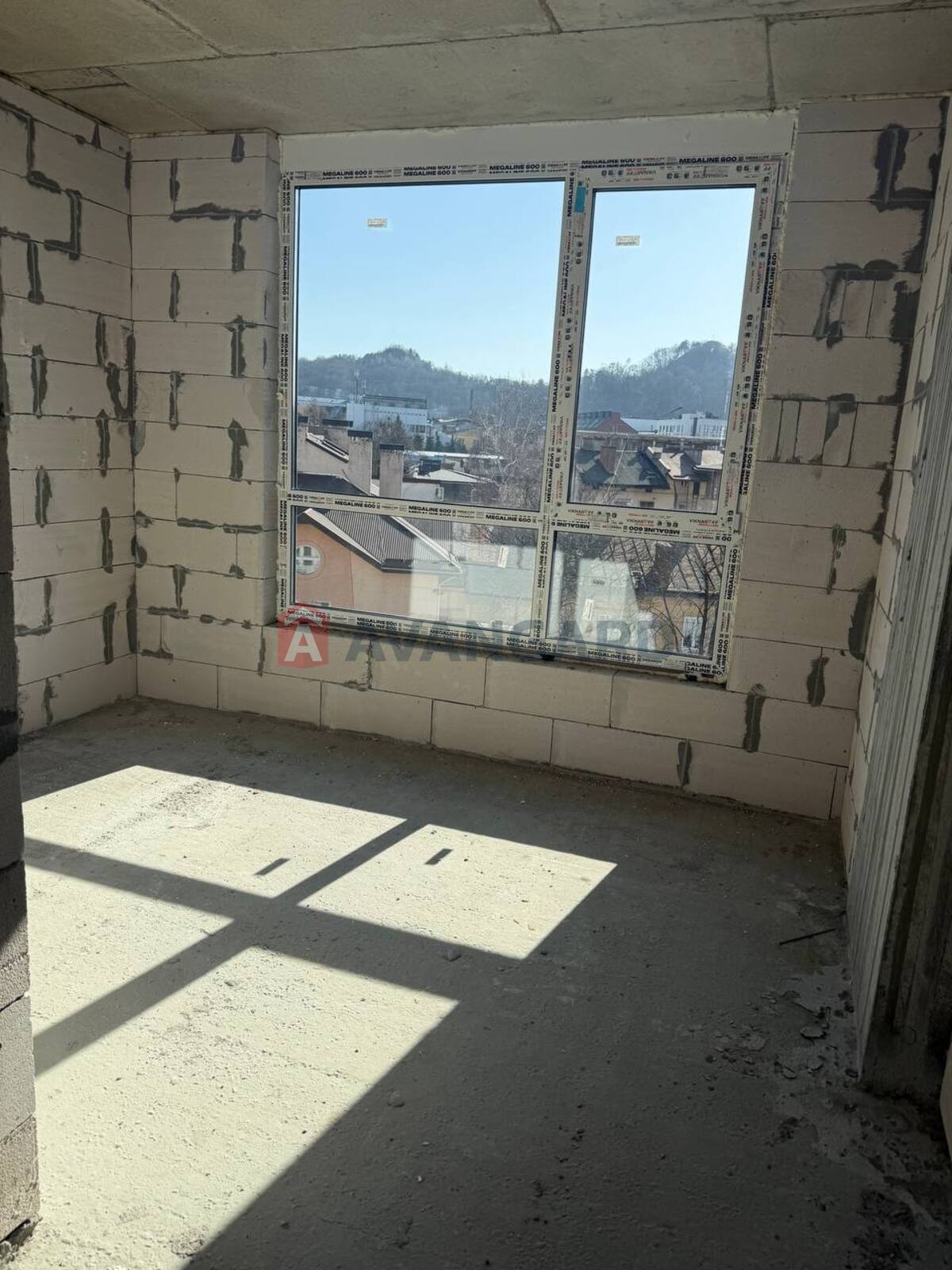 3 ��. ��������, 84,89/46,43/14,81 ��. �., 5/9 ������ ���� 11