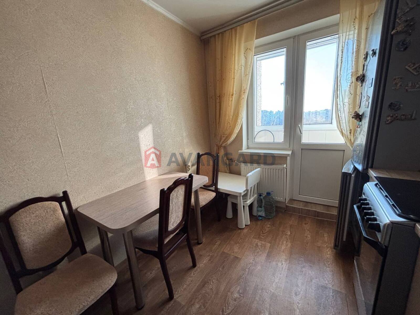 3 ��. ��������, 72/-/9 ��. �., 7/9 ������ ���� 2