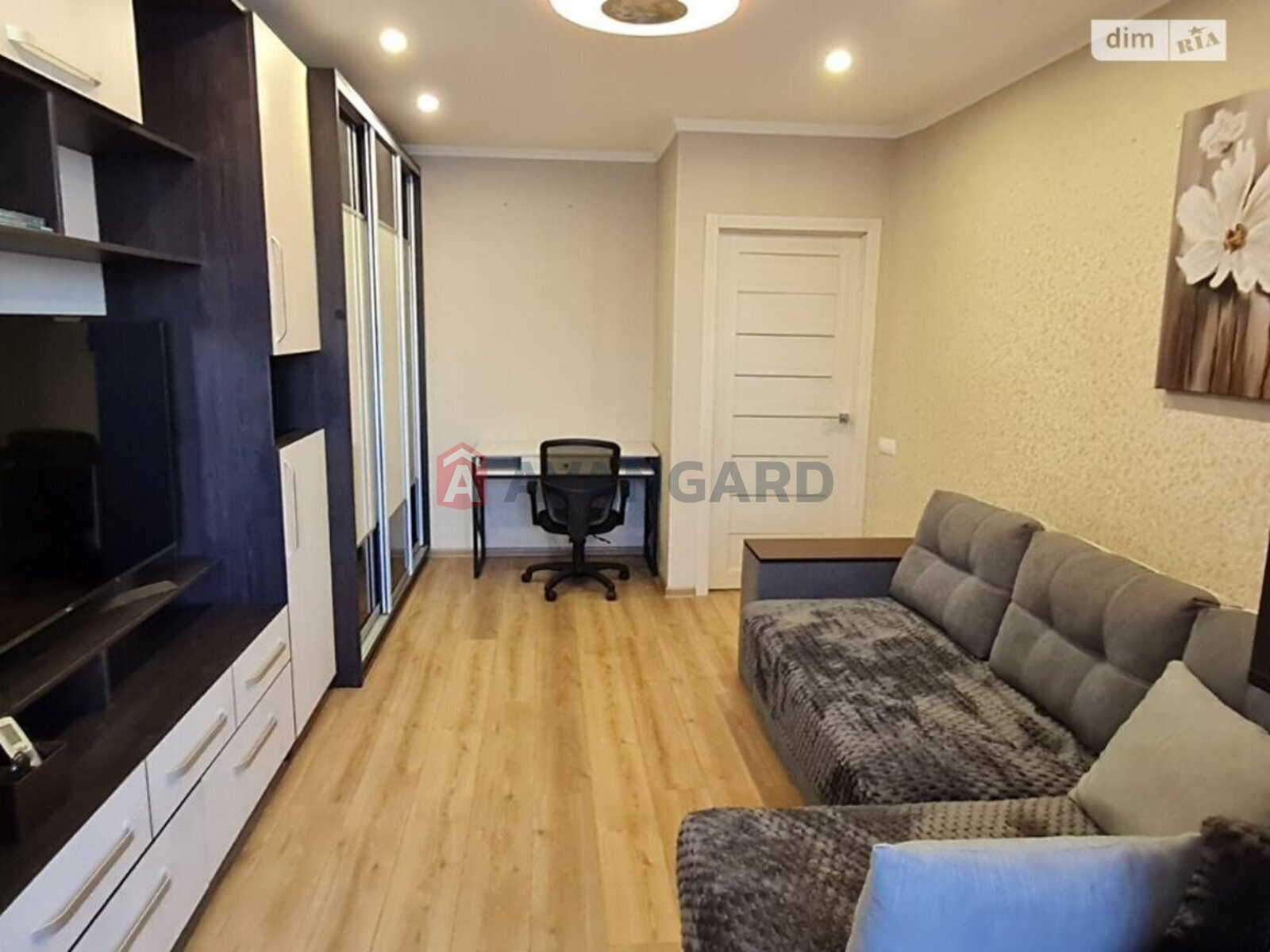 1 ��. ��������, 45/19/15 ��. �., 3/12 ������ ���� 4