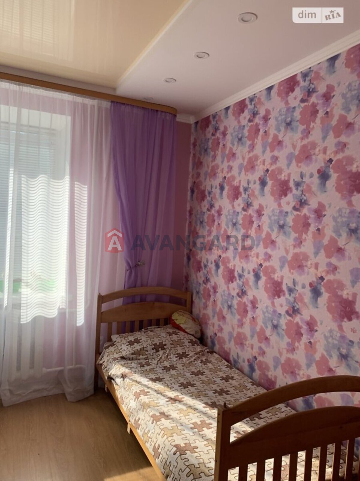 3 ����. ��������, 63/38/9 ��. �., 2/5 ���� ���� 3