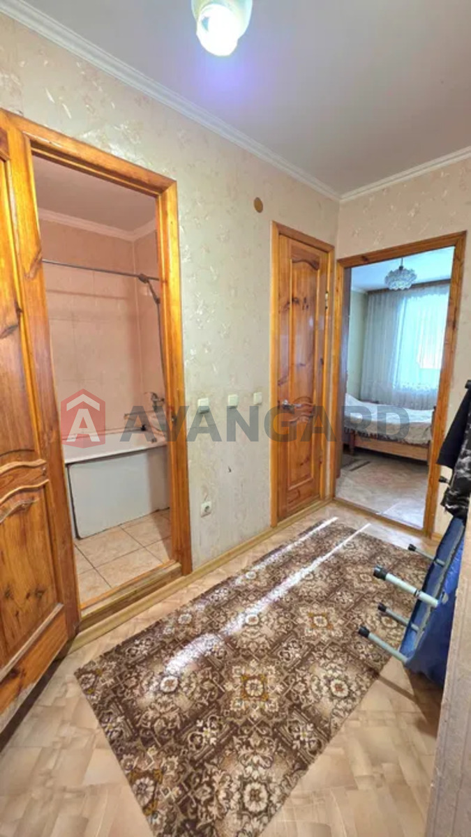 3 ��. ��������, 63/-/6 ��. �., 8/9 ������ ���� 12