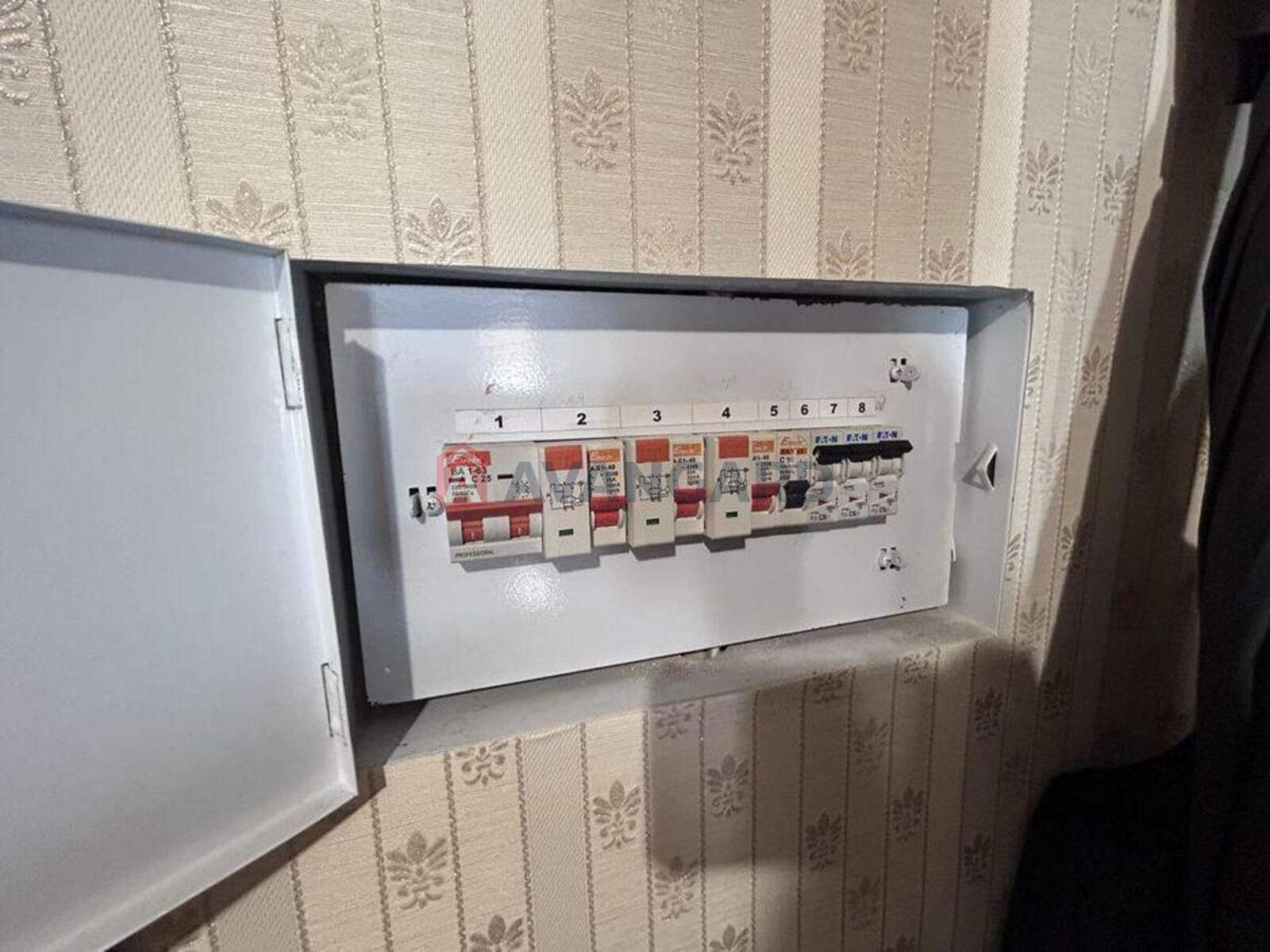 1 ��. ��������, 45/-/11 ��. �., 10/10 ������ ���� 3