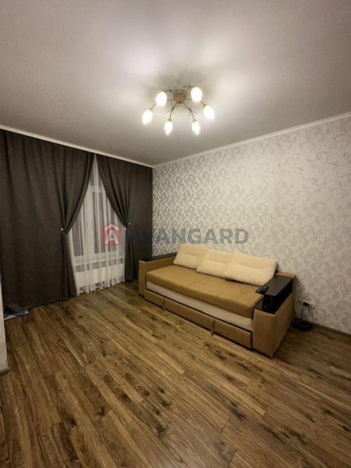 1 ��. ��������, 40/-/15 ��. �., 3/10 ������ ���� 7