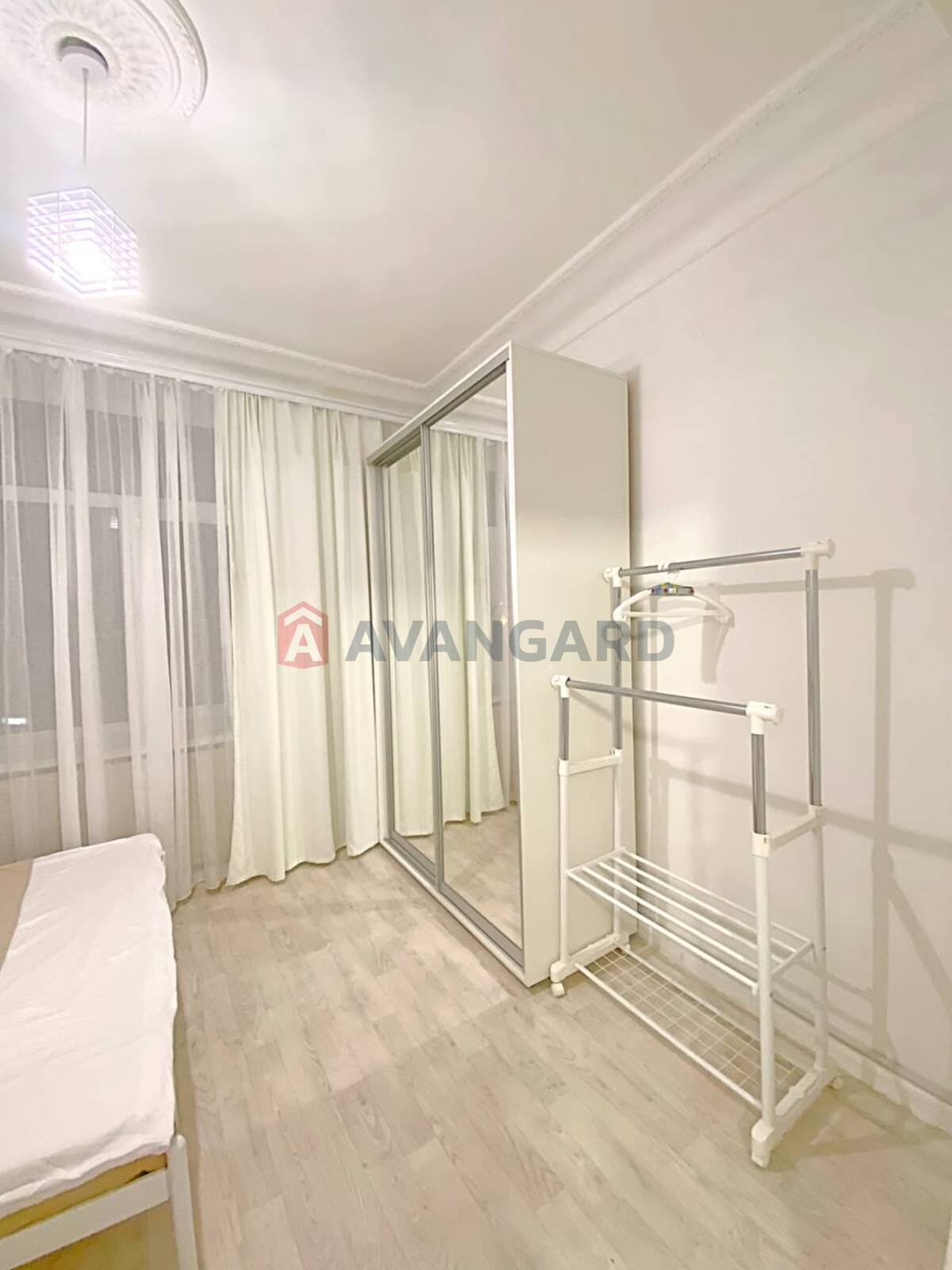 2 ��. ��������, 48,7/-/7,2 ��. �., 4/5 ������ ���� 4