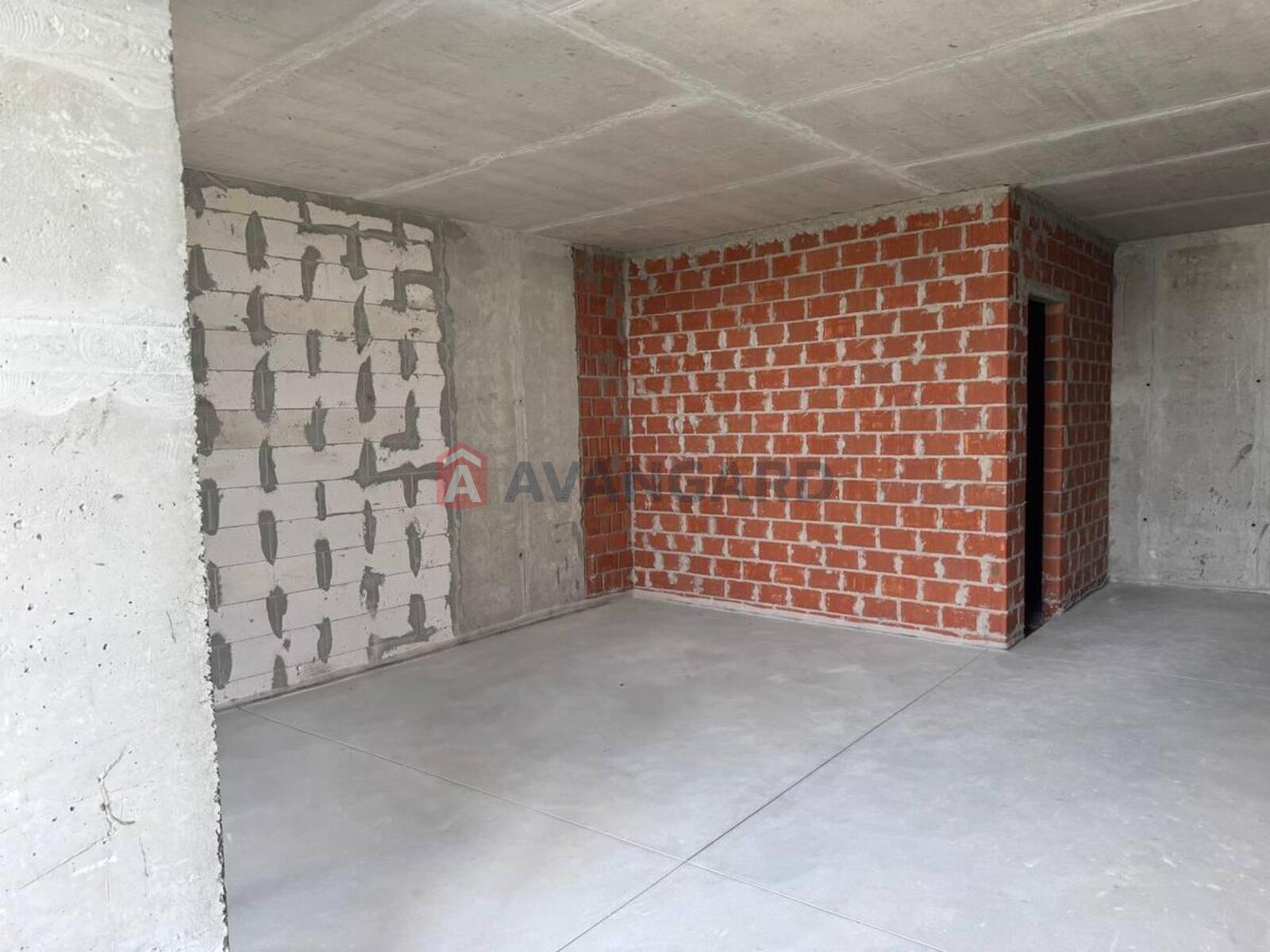 1 ��. ��������, 38/15/10 ��. �., 8/25 ������ ���� 5