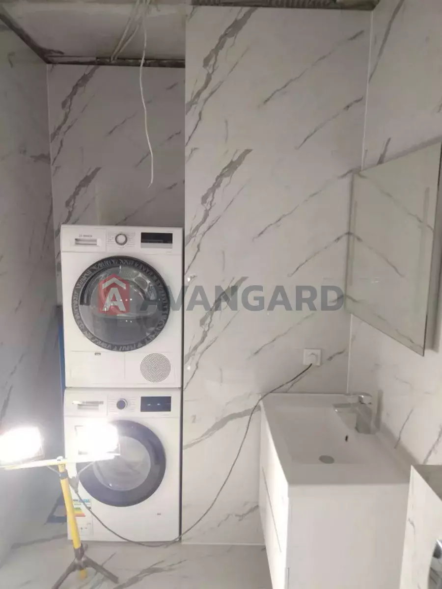 3 ��. ��������, 90/-/14 ��. �., 9/10 ������ ���� 4