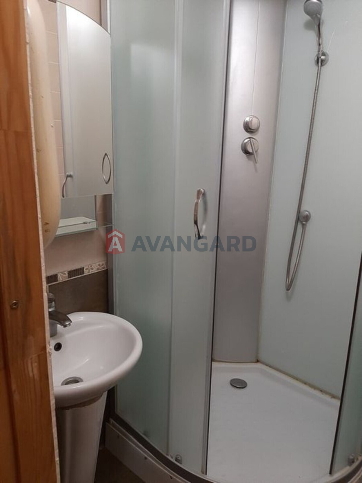 2 ����. ��������, 52/-/7 ��. �., 8/10 ���� ���� 7