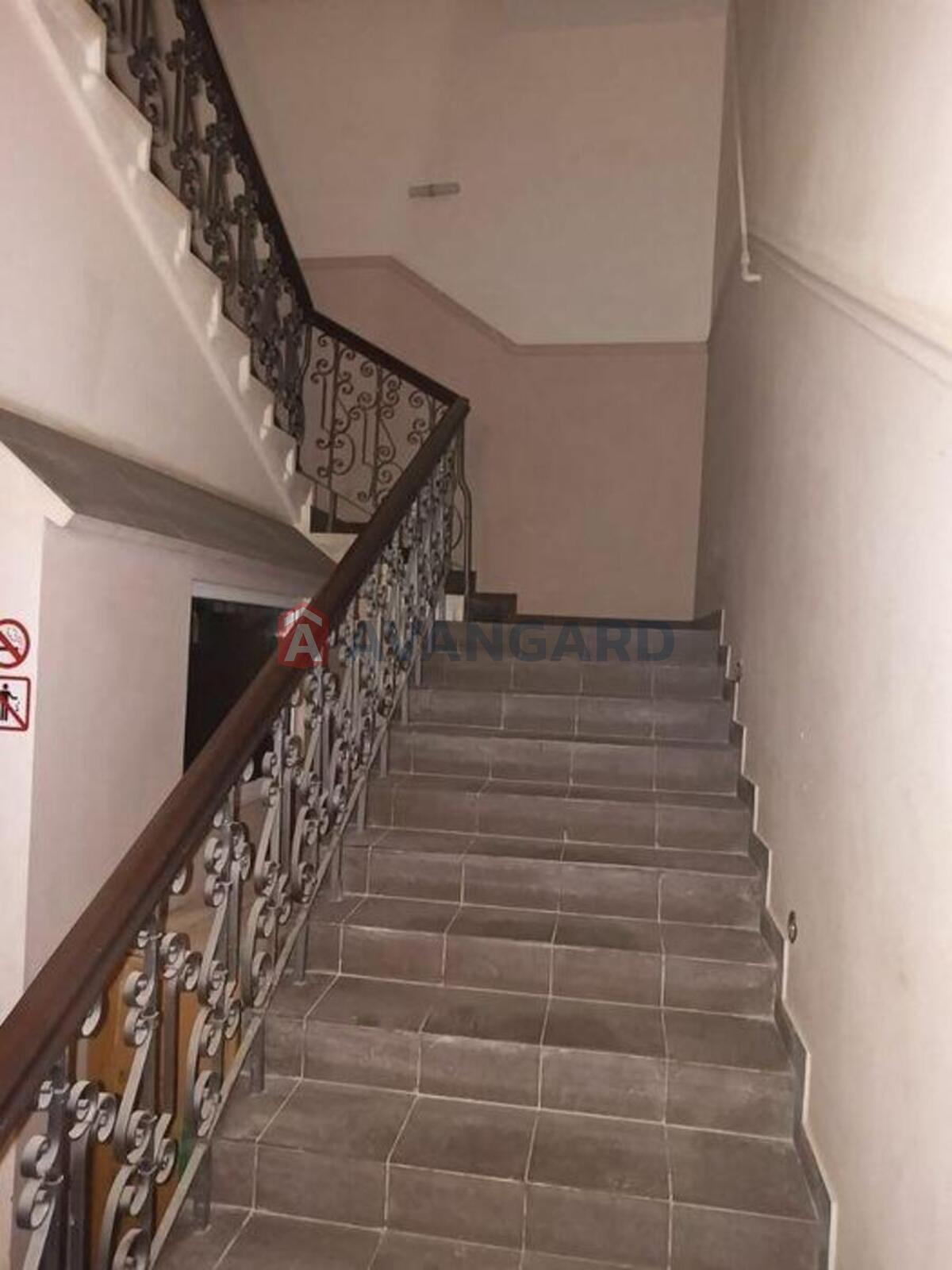 1 ��. ��������, 57,6/33,6/7,2 ��. �., 2/4 ������ ���� 8