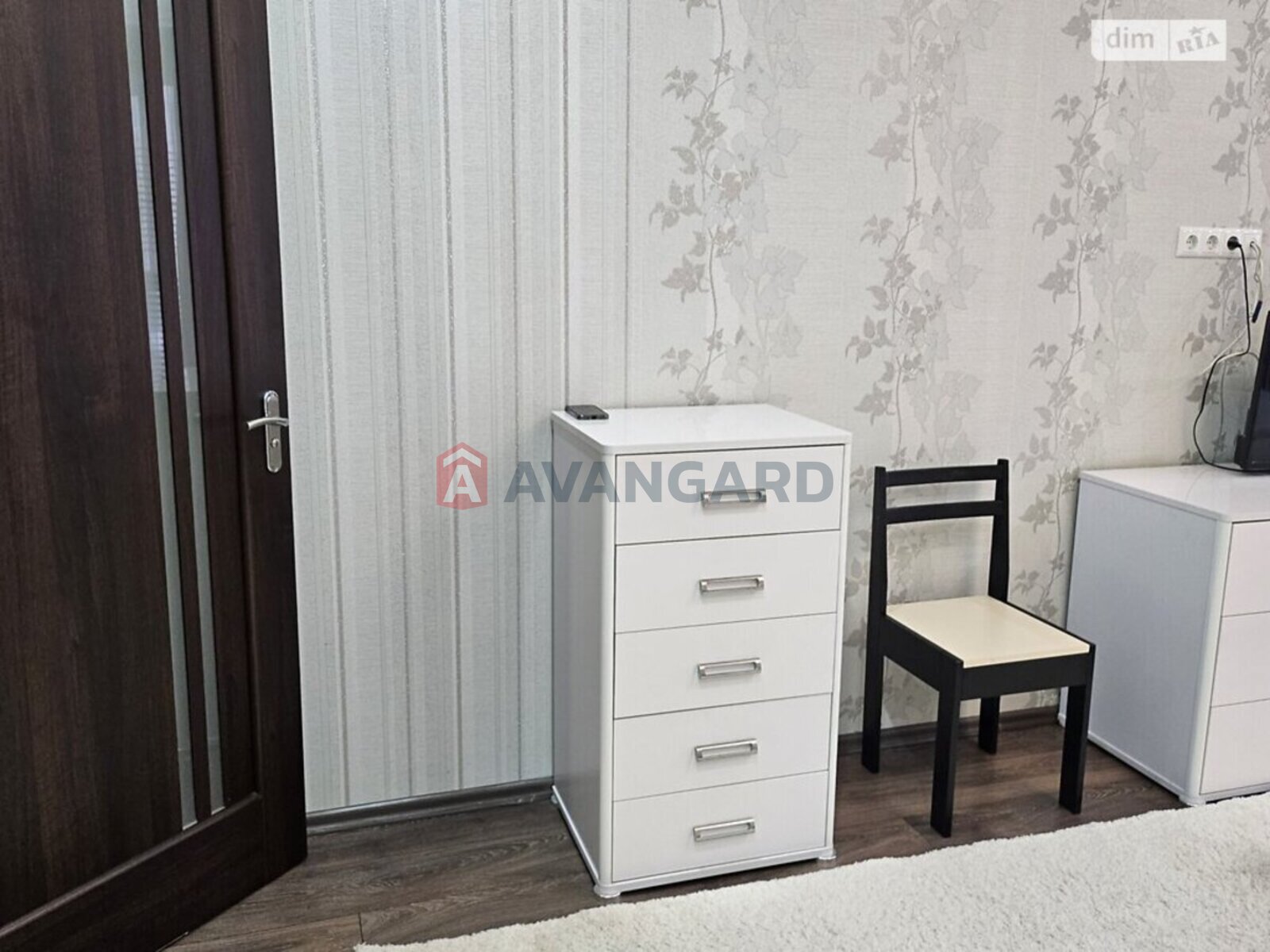 1 ����. ��������, 59/25/20 ��. �., 5/12 ���� ���� 28