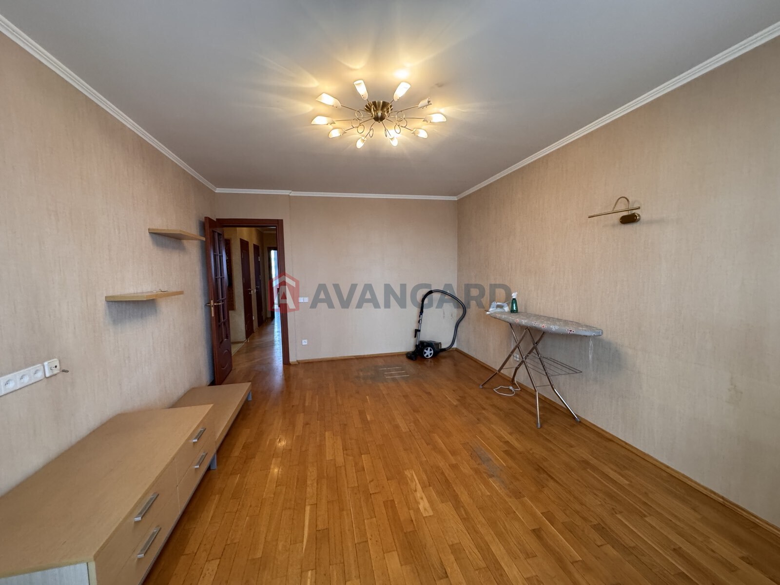 4 ��. ��������, 96,6/63,4/33,5 ��. �., 10/14 ������ ���� 17