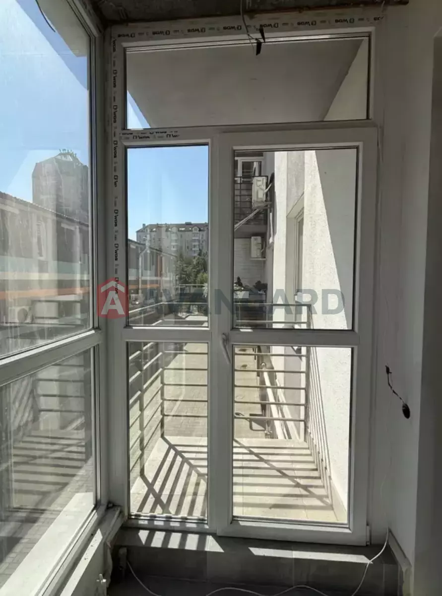 2 ��. ��������, 48/-/- ��. �., 8/10 ������ ���� 5