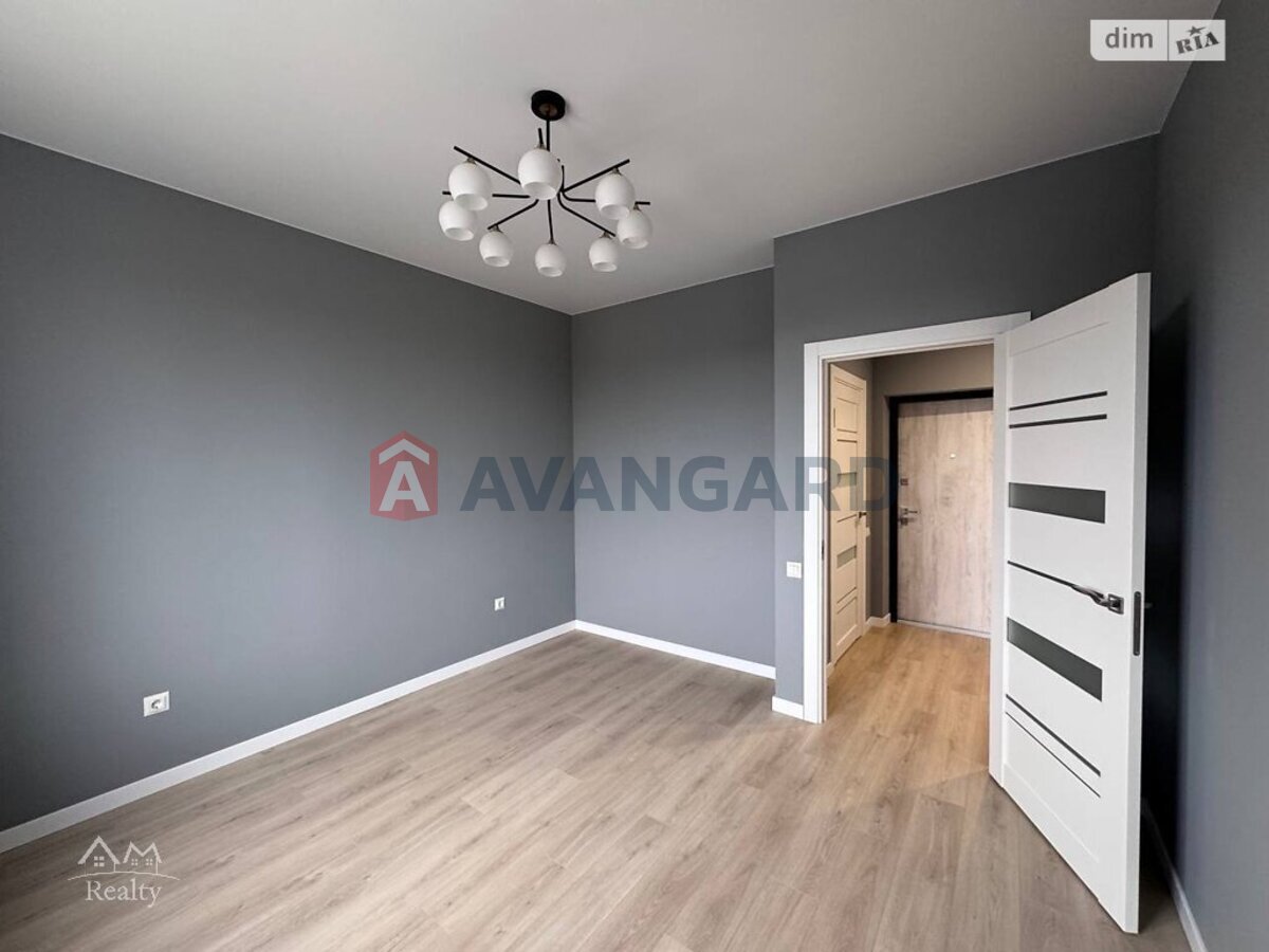 1 ��. ��������, 35/15/10 ��. �., 2/3 ������ ���� 8