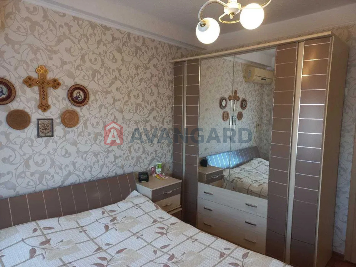 3 ����. ��������, 68/-/8 ��. �., 8/9 ���� ���� 7