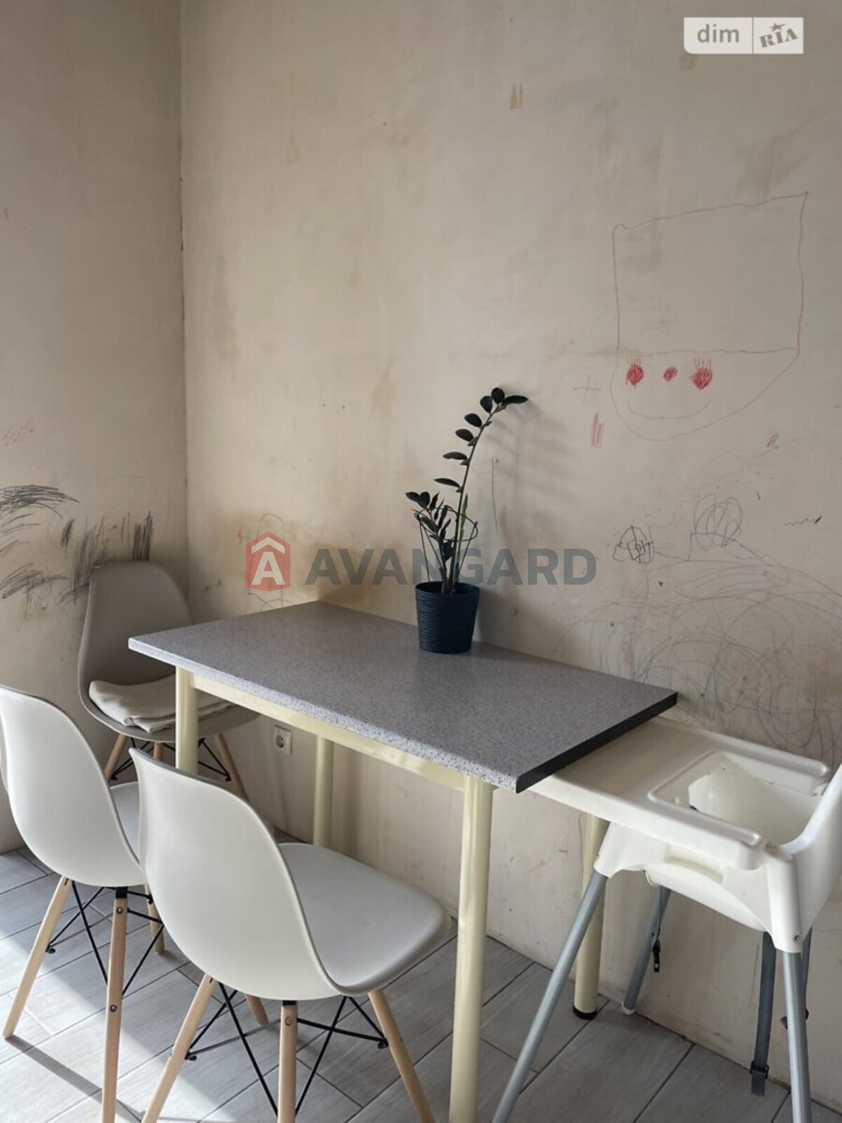 1 ����. ��������, 43/17/11 ��. �., 4/12 ���� ���� 9