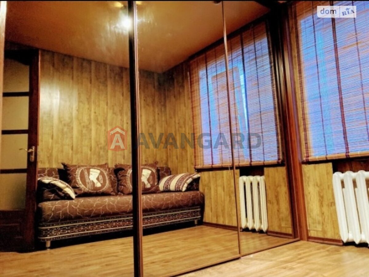 3 ��. ��������, 56/40/9 ��. �., 4/5 ������ ���� 1