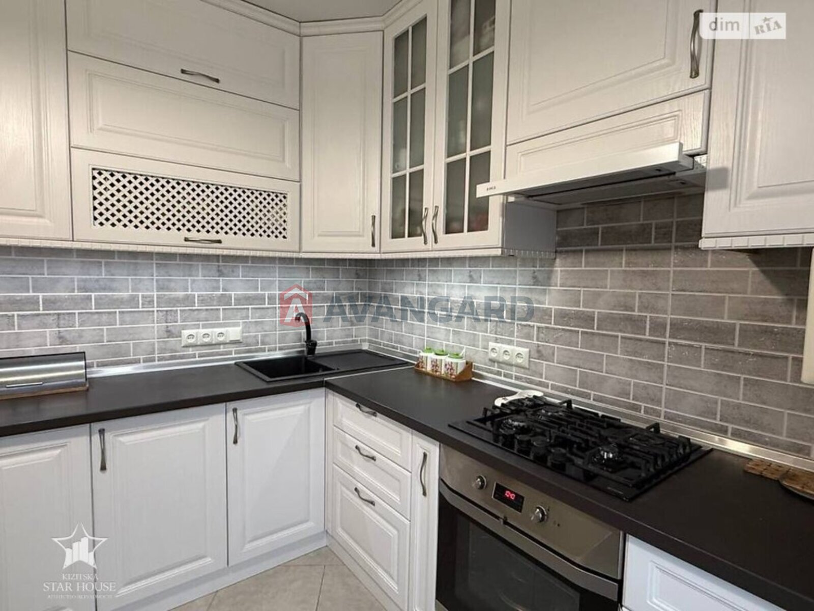 4 ��. ��������, 83/55/8 ��. �., 9/9 ������ ���� 19