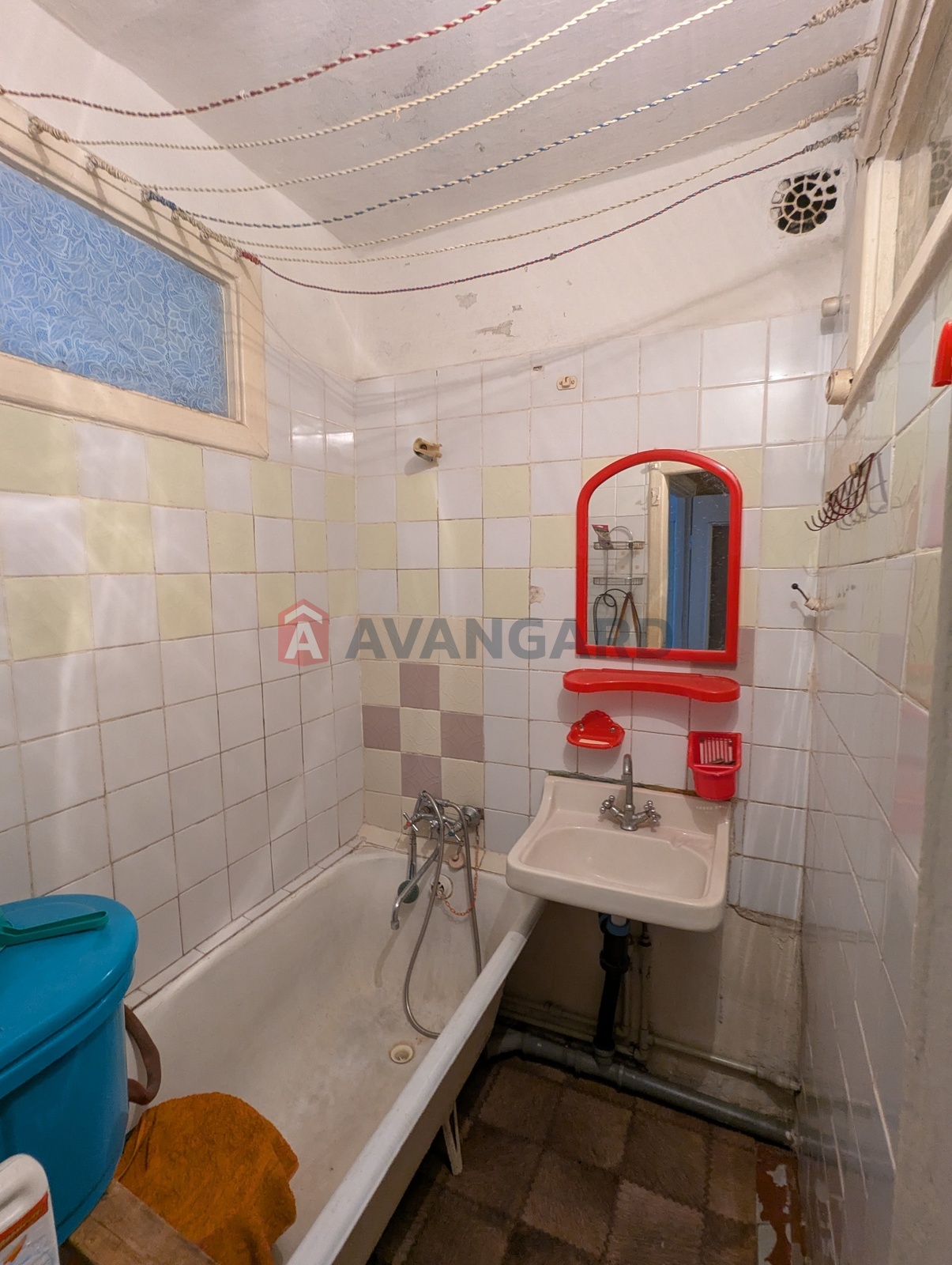 2 ��. ��������, 47/28/6 ��. �., 5/5 ������ ���� 6