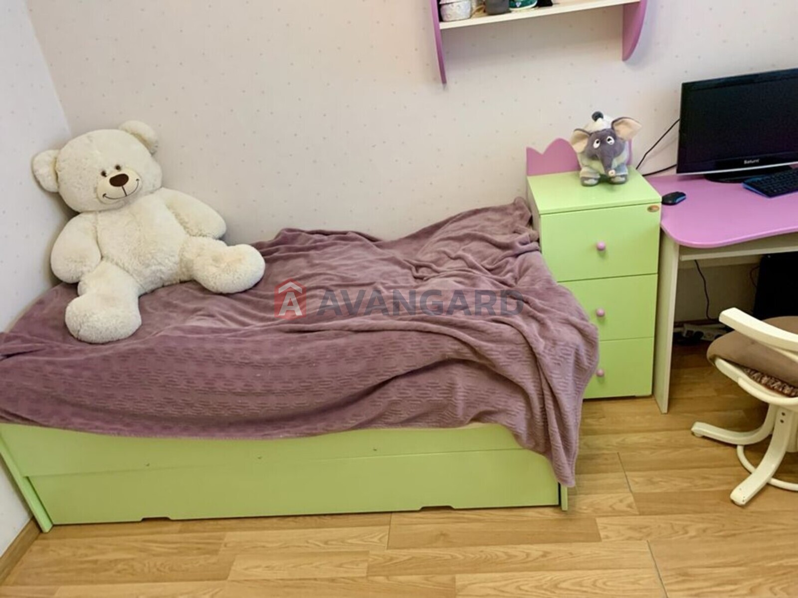 3 ��. ��������, 70/-/8 ��. �., 1/10 ������ ���� 9