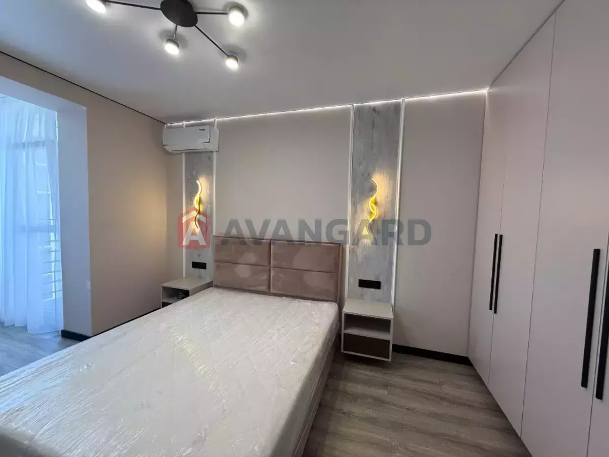 3 ��. ��������, 69/-/- ��. �., 8/10 ������ ���� 7