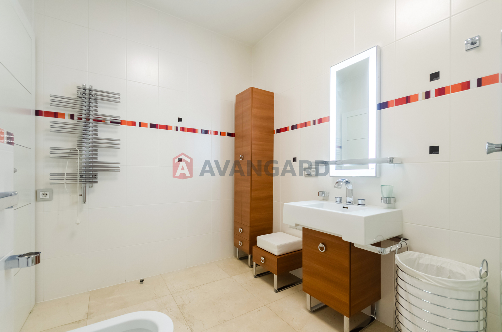 4 ��. ��������, 201.7/-/35 ��. �., 16/18 ������ ���� 2